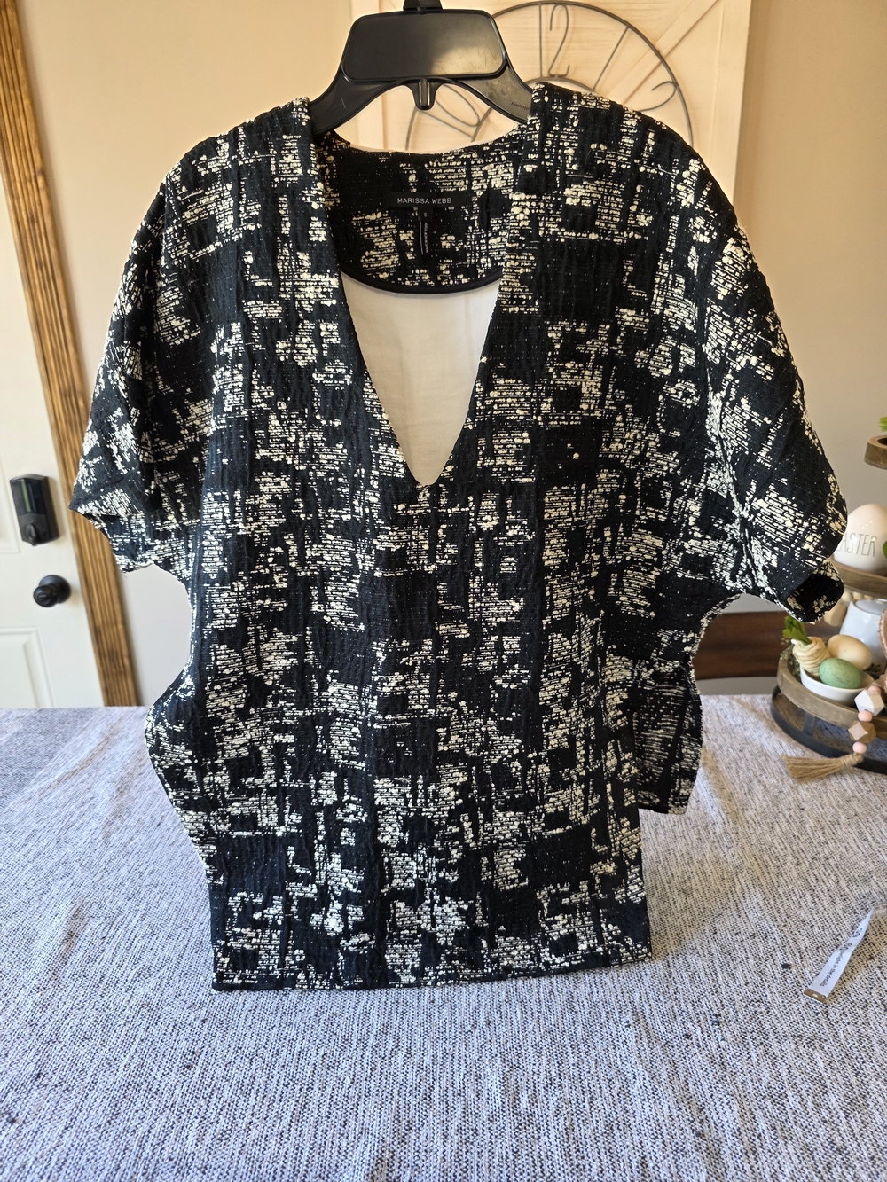 Marissa Webb Black & White Abstract V-Neck Top